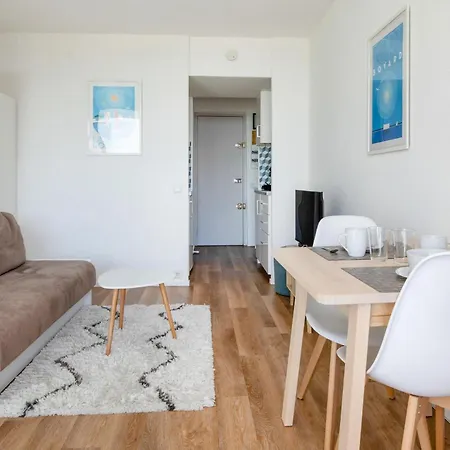 Gorgeous In לה רושל